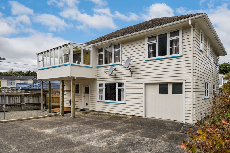 22 Redwood Avenue, Tawa, Wellington - Carousel 2