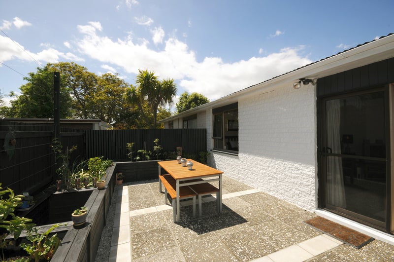 2/11 Frederick Street, Waltham, Christchurch - Carousel 1