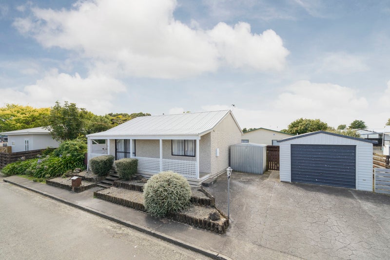 14 Athena Grove, Highbury, Palmerston North - Carousel 2