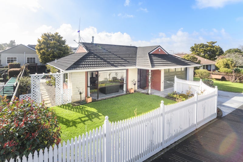 12A Fraser Court, Roslyn, Palmerston North - Carousel 2