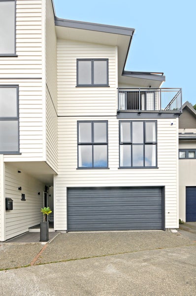 19B Bank Road, Northland, Wellington - Carousel 2