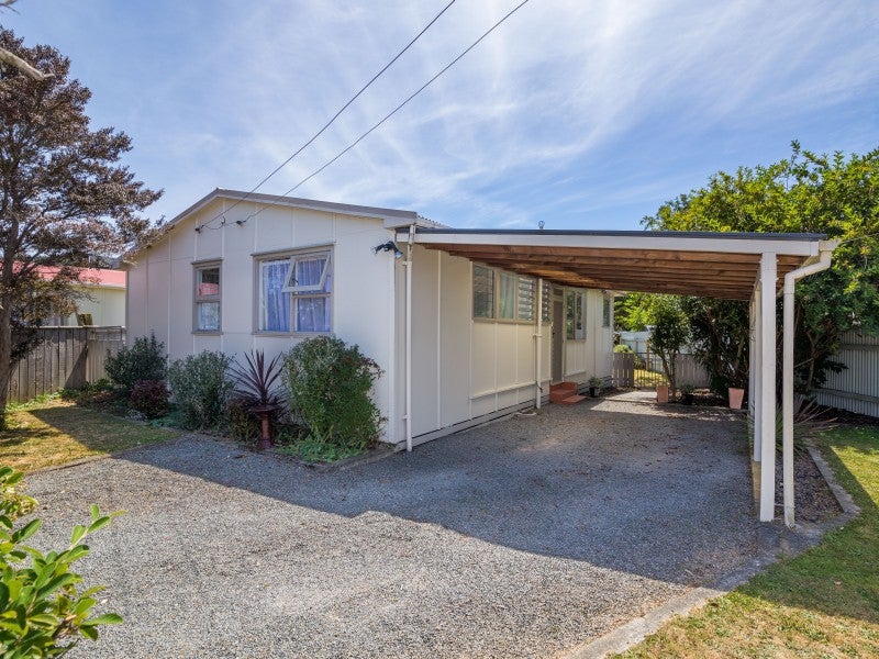 8 Hikurangi Street, Trentham, Upper Hutt - Carousel 1