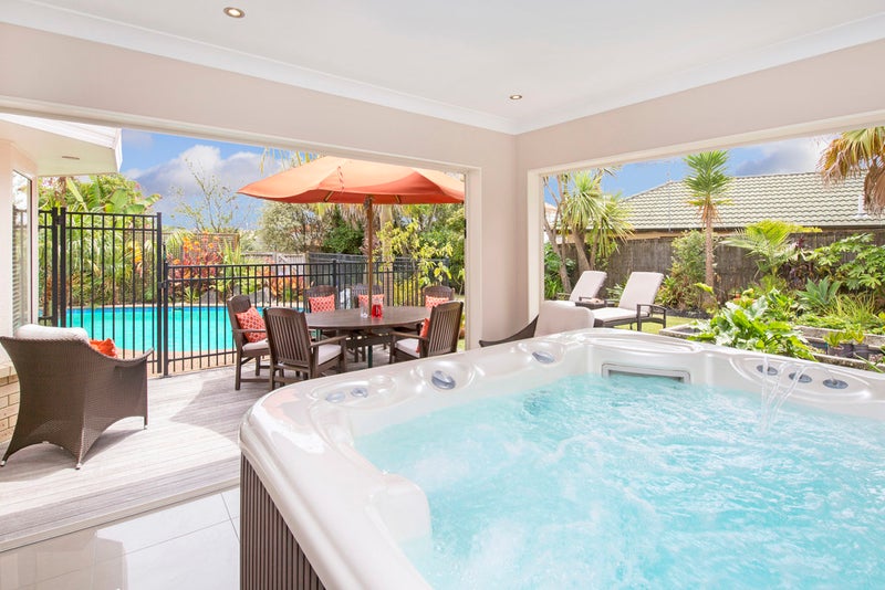 20 Jane Eyre Drive, Somerville, Auckland - Carousel 2