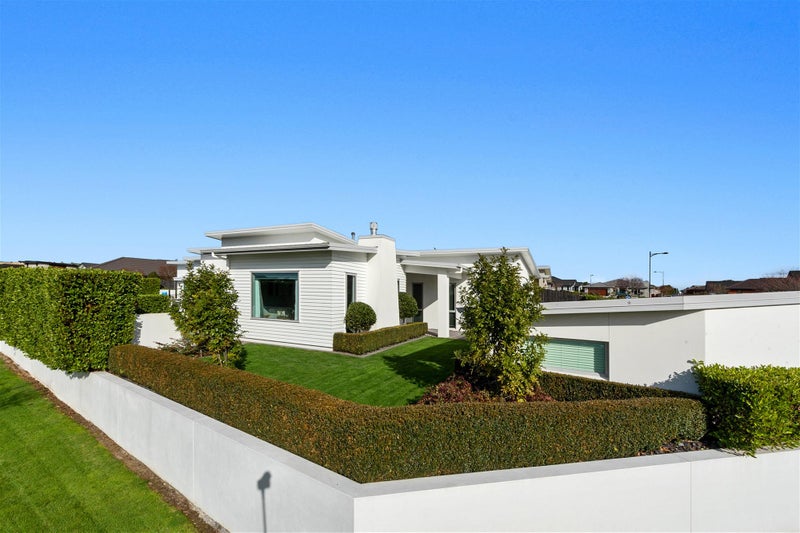 1 Amberley Place, Flagstaff, Hamilton - Carousel 1