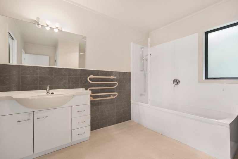 40 Stratford Road, Manurewa, Auckland - Carousel 19