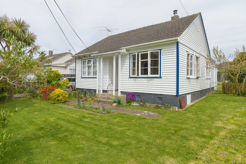 2 Sellers Grove, Taita, Lower Hutt - Carousel 1