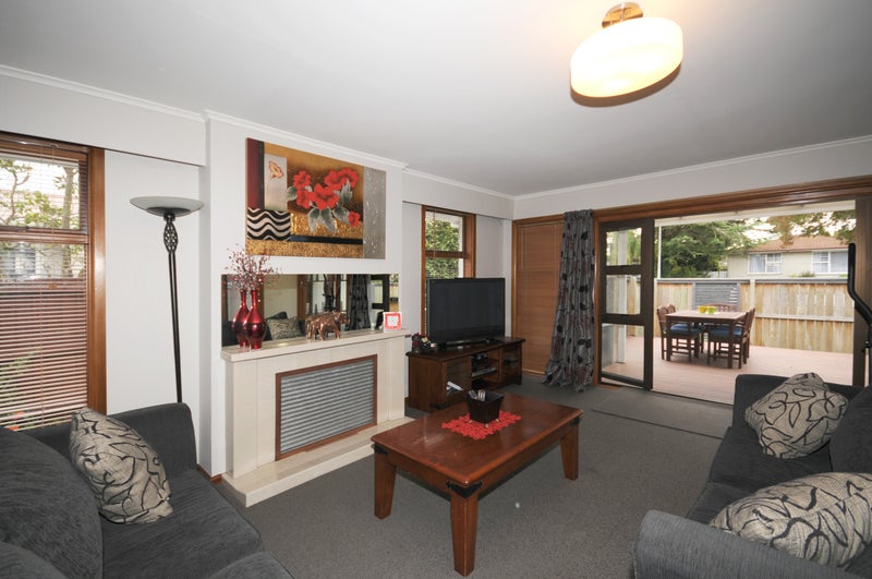 1/30 Hartford Street, Burnside, Christchurch - Carousel 2