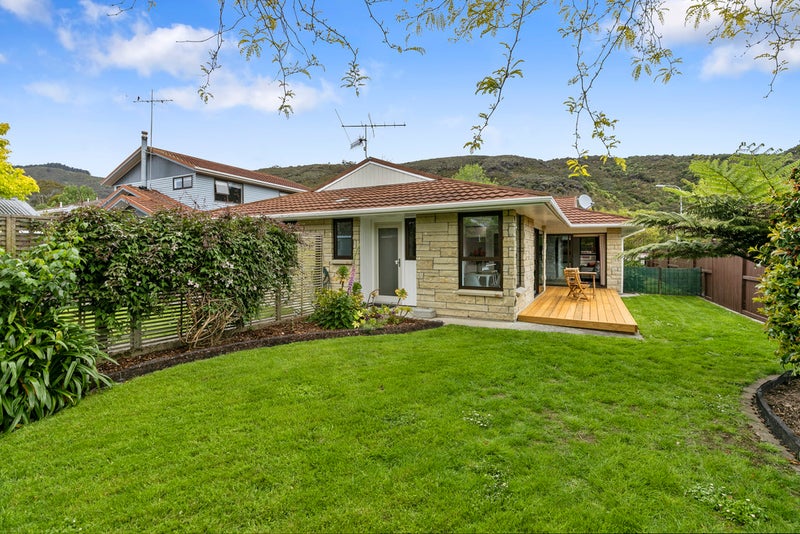 43 Waddington Drive, Naenae, Lower Hutt - Carousel 2