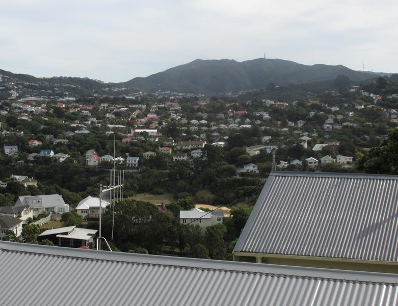 1/52 Pembroke Road, Northland, Wellington - Carousel 2