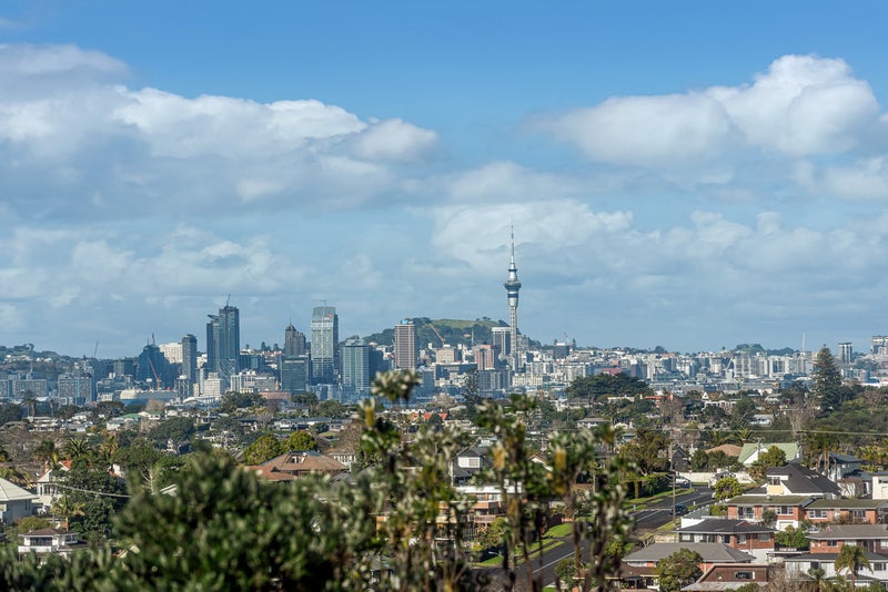 82 Seaview Road, Castor Bay, Auckland - Carousel 1