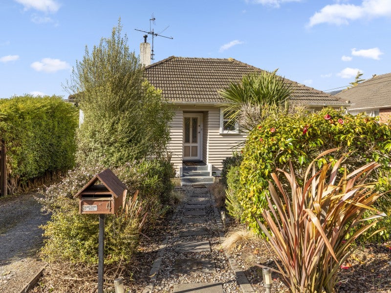 4 Hill Grove, Naenae, Lower Hutt - Carousel 2