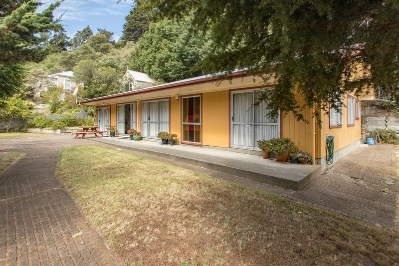 21 Main Street, Hospital Hill, Napier - Carousel 11