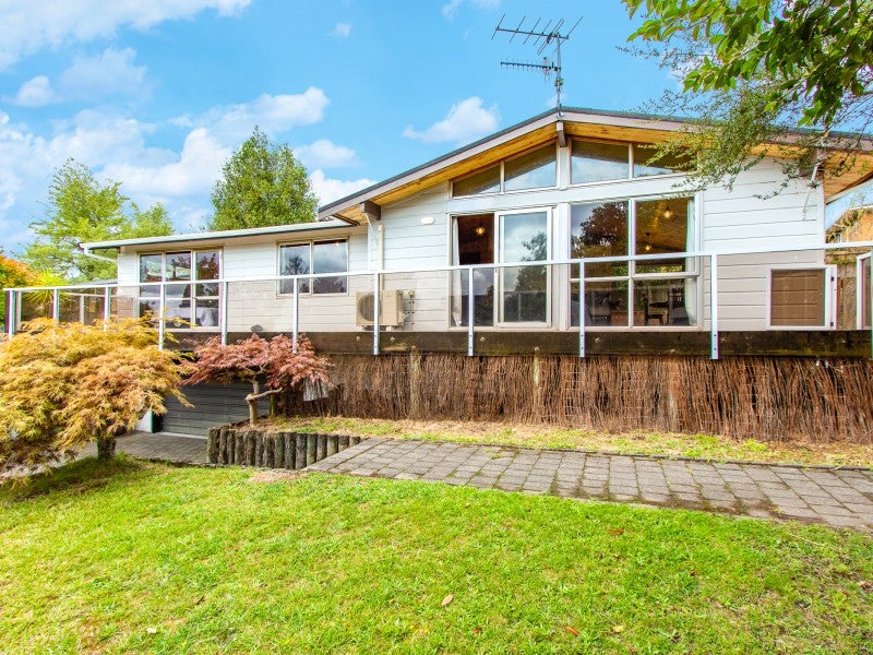 4 Icarus Place, Sunnybrook, Rotorua - Carousel 1