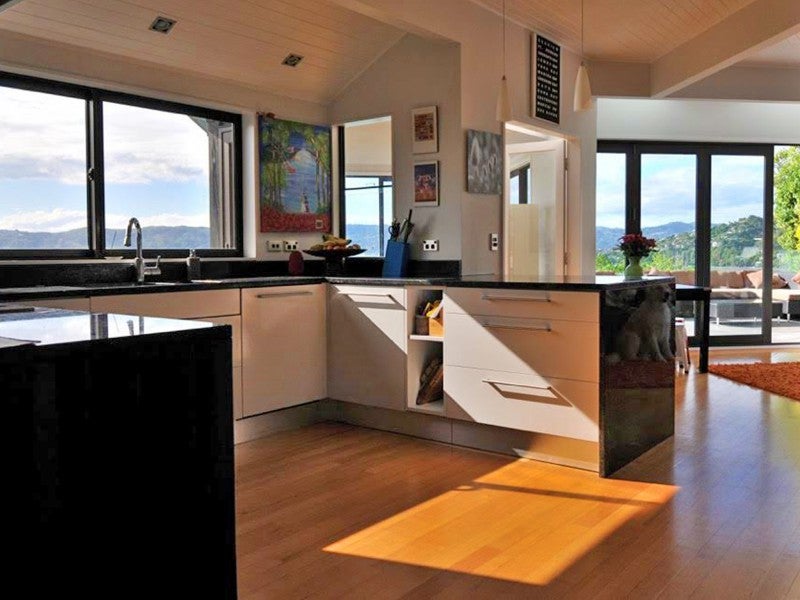 4 Rangiuru Road, Mahina Bay, Lower Hutt - Carousel 2