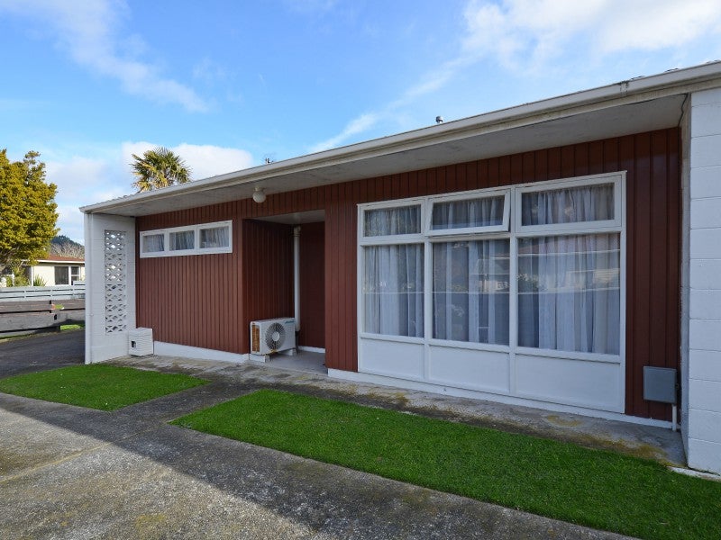 13A Heather Grove, Fairfield, Lower Hutt - Carousel 1