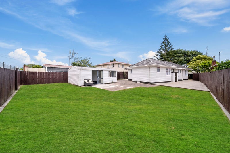 77 Bairds Road, Otara, Auckland - Carousel 15