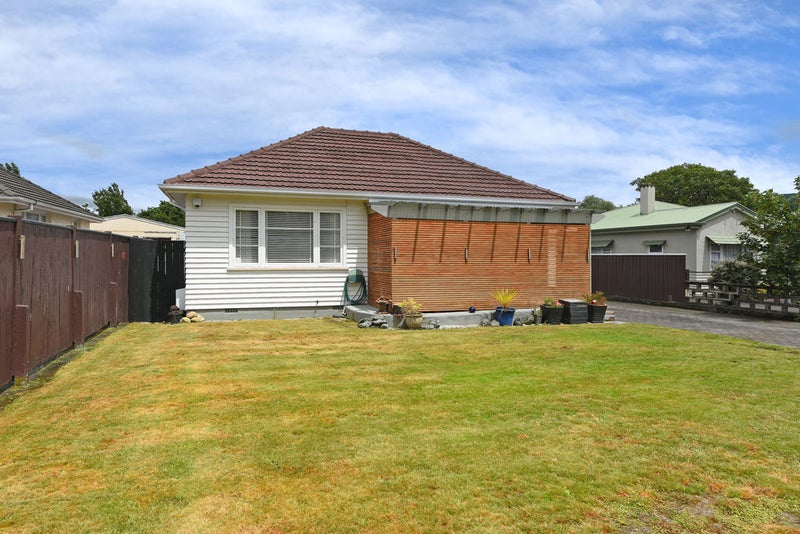 24 John Street, Trentham, Upper Hutt - Carousel 1