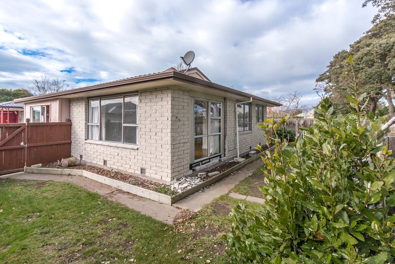 2/204B Estuary Road, South New Brighton, Christchurch - Carousel 1
