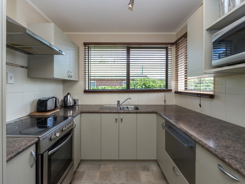 171B Galloway Street, Hamilton East, Hamilton - Carousel 2