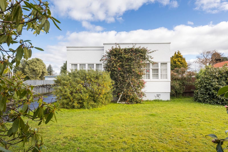 77 Savage Crescent, West End, Palmerston North - Carousel 1