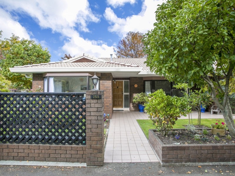 258 Victoria Avenue, Hokowhitu, Palmerston North - Carousel 1