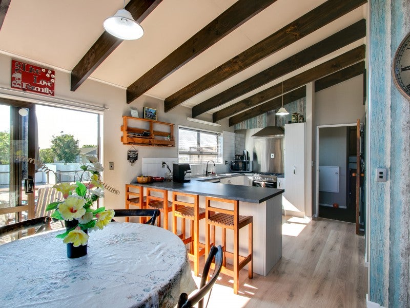 6 Haskell Place, Greenmeadows, Napier - Carousel 2