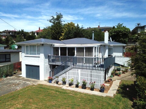 5 Elwyn Crescent, Green Island, Dunedin - Carousel 1
