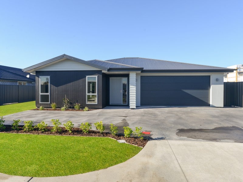 7 Drovers Way, Frimley, Hastings - Carousel 11