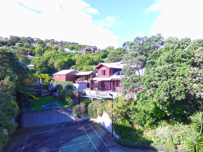 4 HOWARD Road, POINT HOWARD, LOWER HUTT - Carousel 1