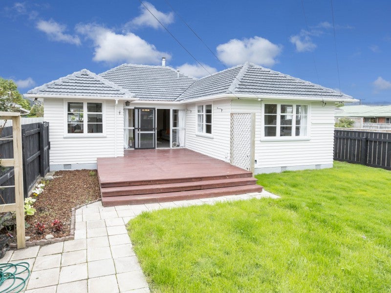 41 Shakespeare Avenue, Trentham, Upper Hutt - Carousel 1