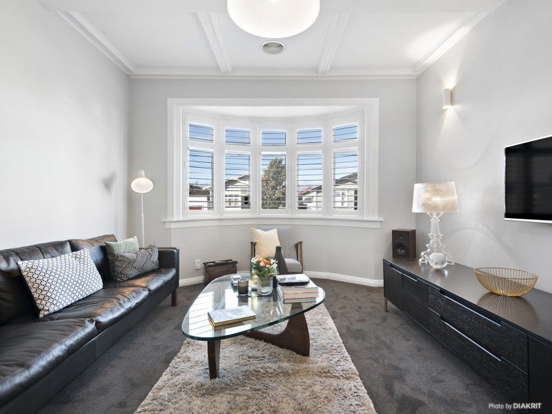 17 Palm Avenue, Lyall Bay, Wellington - Carousel 2