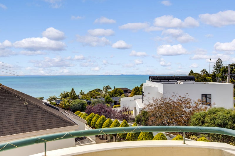 3/14 Bournemouth Terrace, Murrays Bay, Auckland - Carousel 1