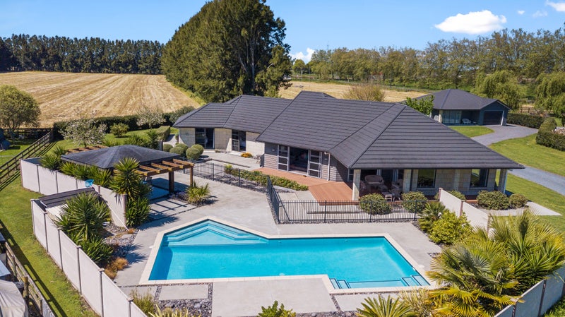 8 Brighton Grove, Newstead, Hamilton - Carousel 2