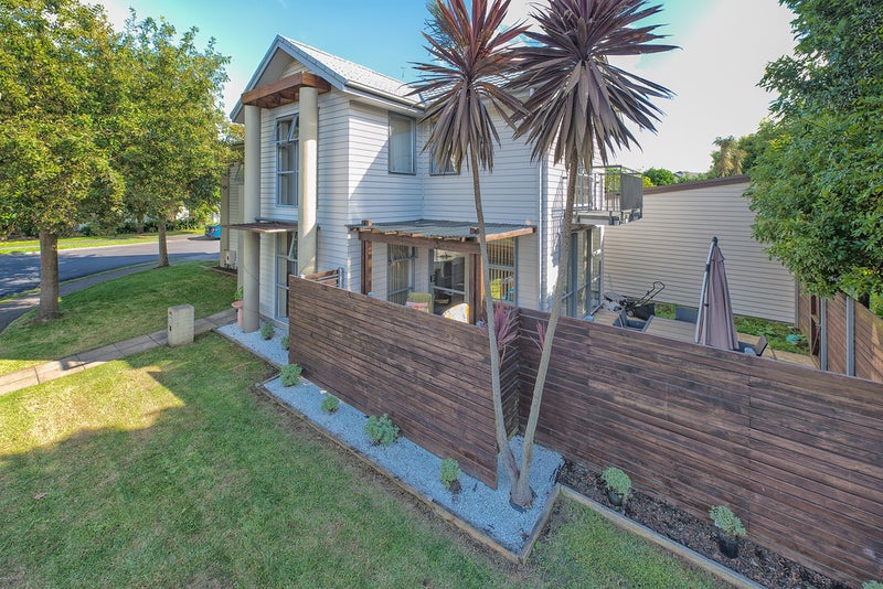 31 Figaro Crescent, Takanini, Auckland - Carousel 2