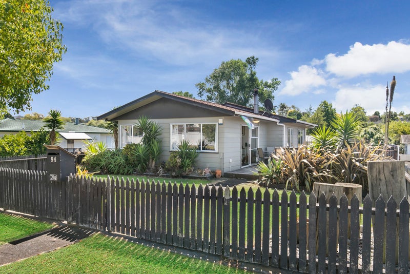 94 Borich Road, Sunnyvale, Auckland - Carousel 1
