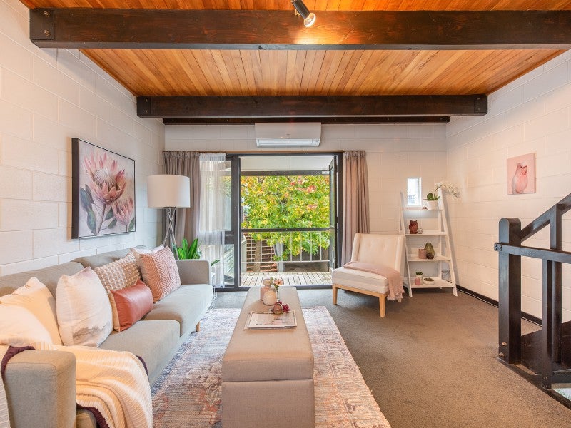 15/10 Pitarua Street, Thorndon, Wellington - Carousel 2