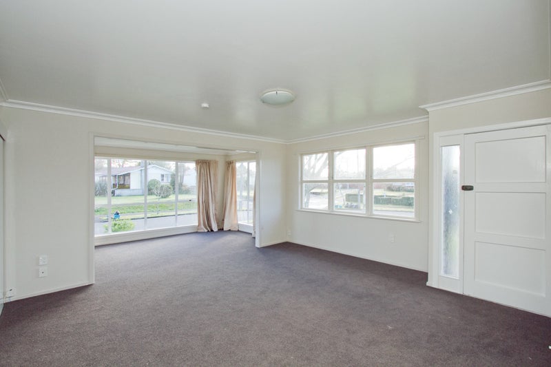 6A Mabian Crescent, Deanwell, Hamilton - Carousel 2