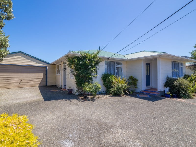 27 Totara Park Road, Clouston Park, Upper Hutt - Carousel 1