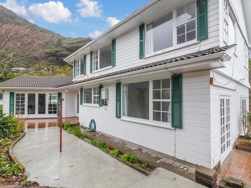346 Muritai Road, Eastbourne, Lower Hutt - Carousel 24