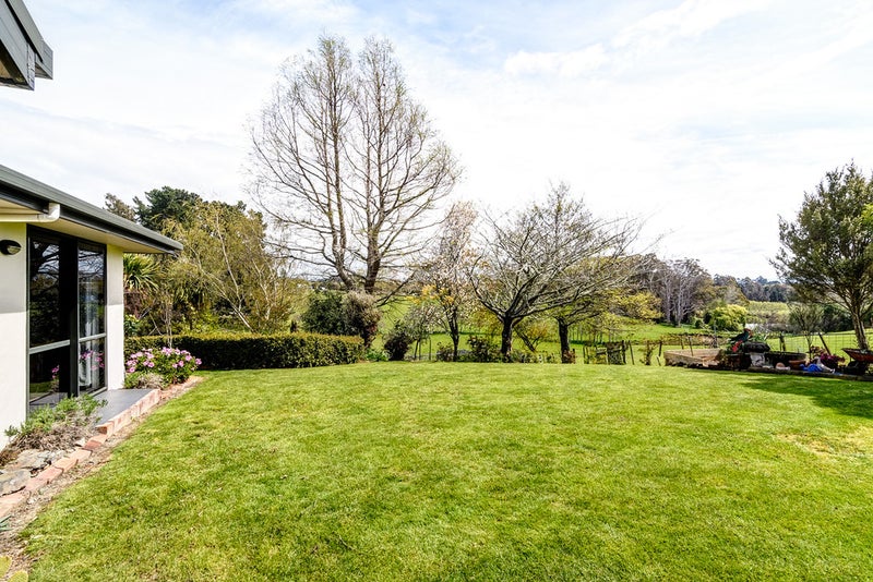 11 Research Orchard Road, Redwood Valley - Carousel 2