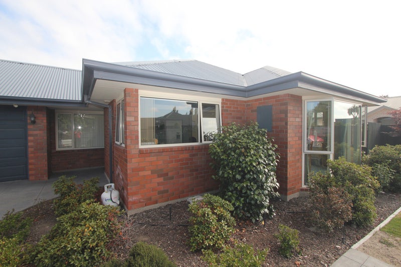 33 Baltimore Green, Shirley, Christchurch - Carousel 11