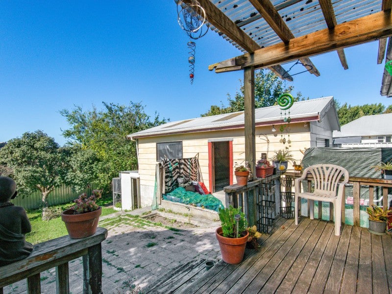 1016 Hood Street, Mayfair, Hastings - Carousel 2