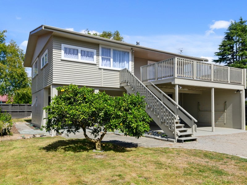 1 Gifford Place, Utuhina, Rotorua - Carousel 1