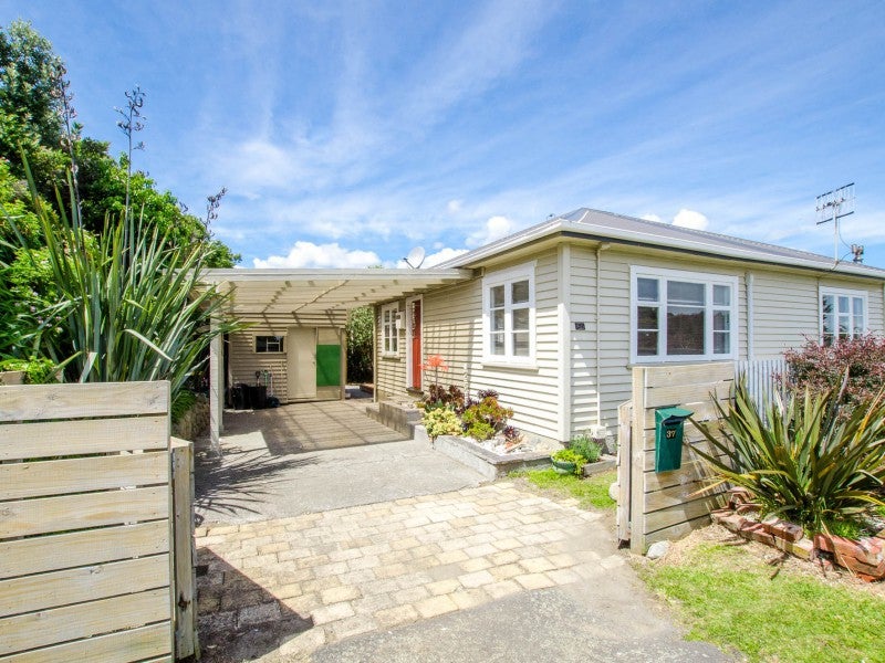 37 Margaret Road, Raumati Beach, Paraparaumu - Carousel 1