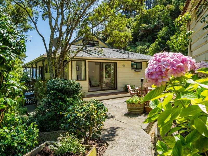 16 Marama Terrace, Eastbourne, Lower Hutt - Carousel 2