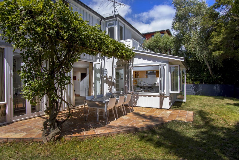 32A Livingstone Street, Westmere, Auckland - Carousel 1