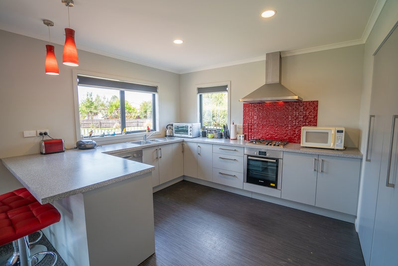 9 View Street, Manapouri, Manapouri - Carousel 2