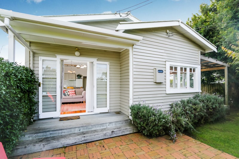 15 Albert Street, Otahuhu, Auckland - Carousel 1