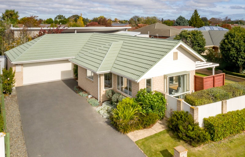10 Harrys Way, Redwood, Christchurch - Carousel 1