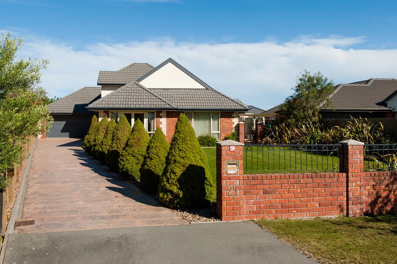 21 Coppinger Terrace, Aidanfield, Christchurch - Carousel 1